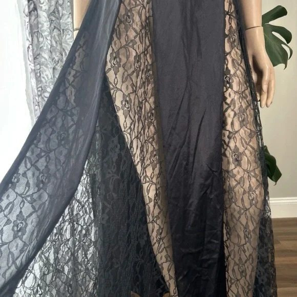Petra Fashions Vintage Long Gown 2X Black Nylon Lace Inserts - Picture 3 of 7